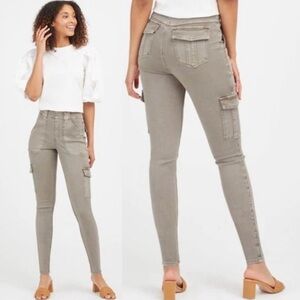 🔥SALE🔥SPANX Light Olive Green Cargo Pant Sz M